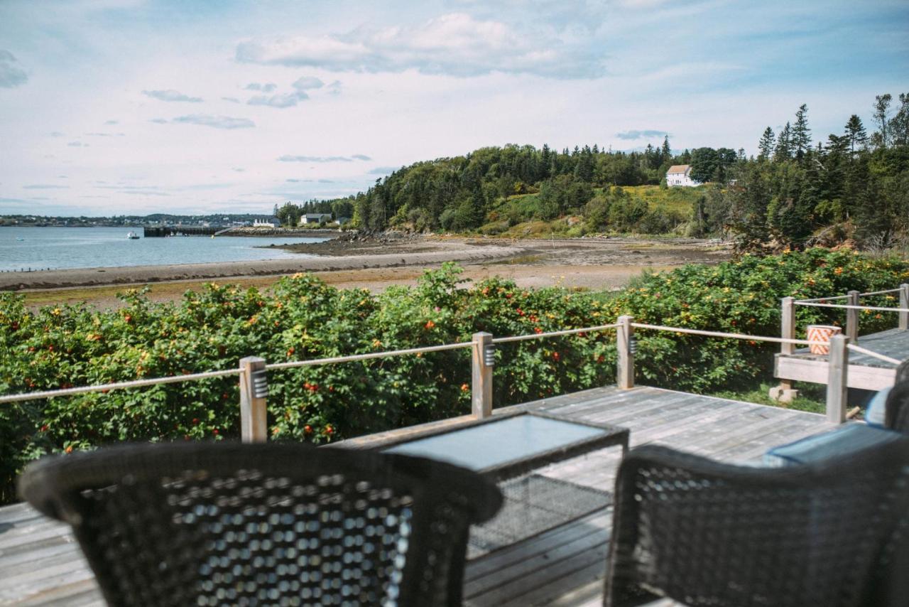 Friars Bay Inn & Cottages Welshpool Exterior photo